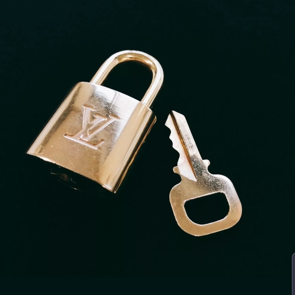 100% Auth Louis Vuitton 1 Lock & 1 Key - Picture 4 of 4
